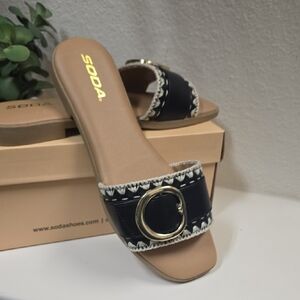 SODA Black and Cream Buckle Sandals 8.5